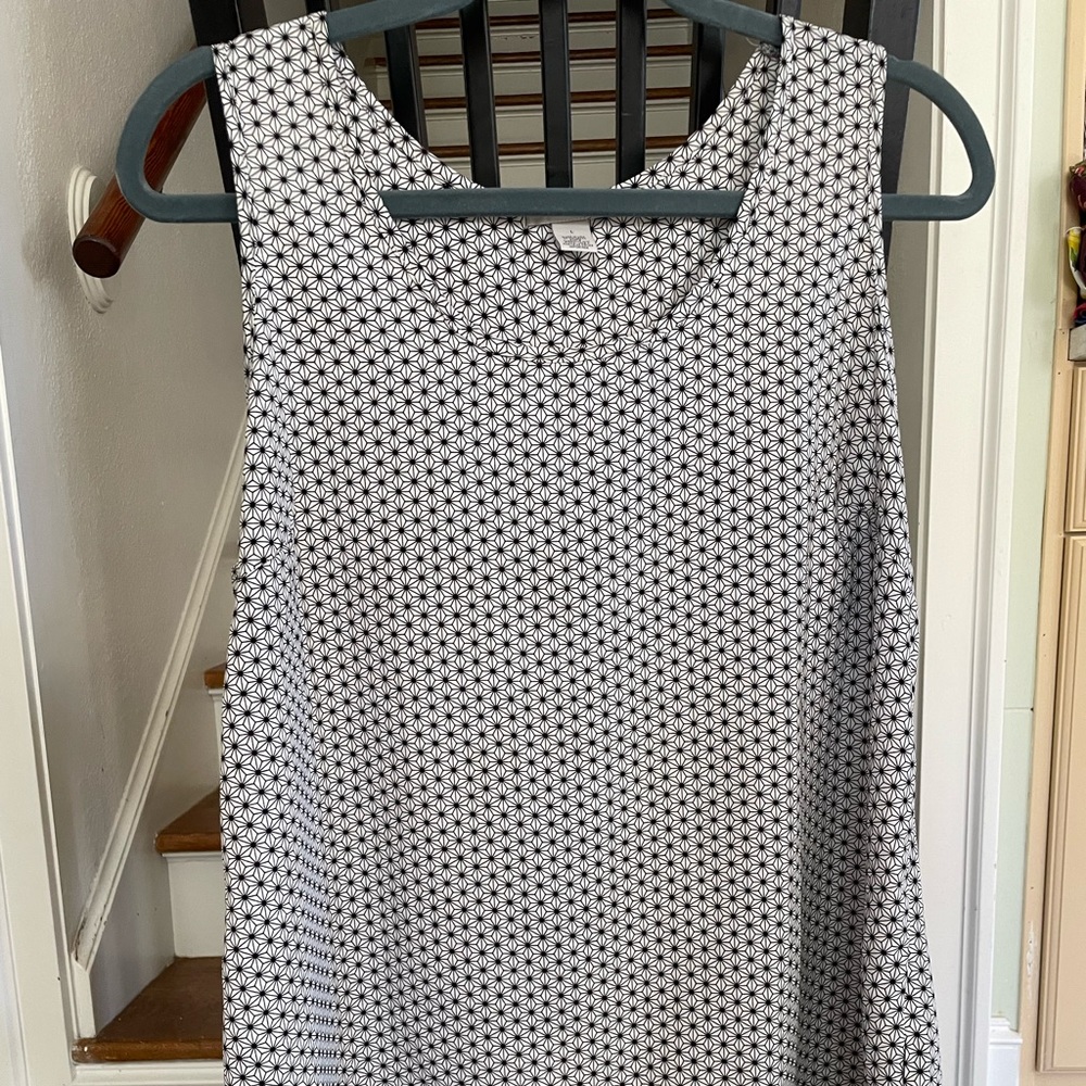 Large Halogen Tank Top black and white